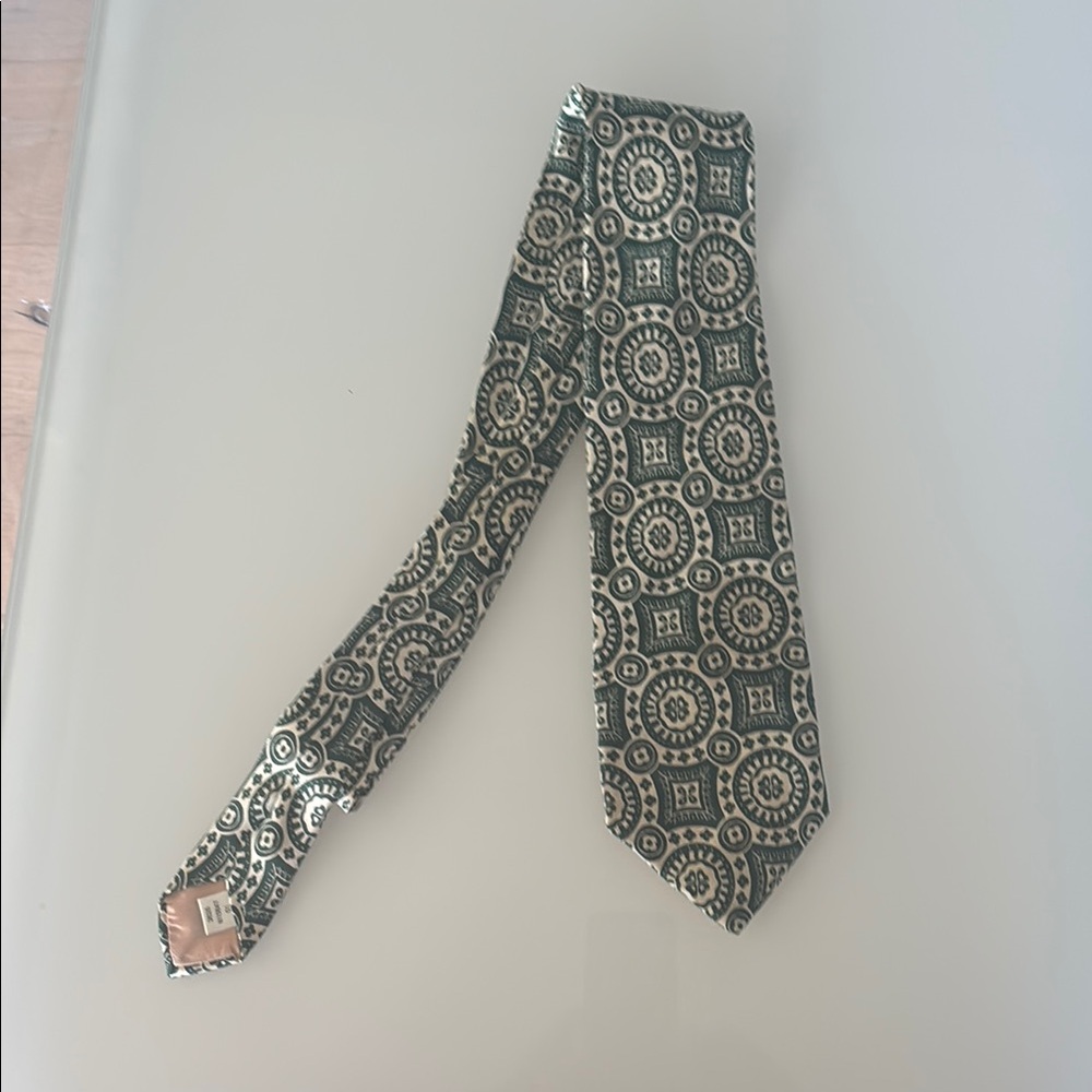 Next for Men Green and Cream Patterned Tie 100% Silk